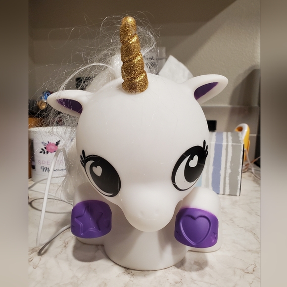 Light up unicorn - Picture 1 of 3